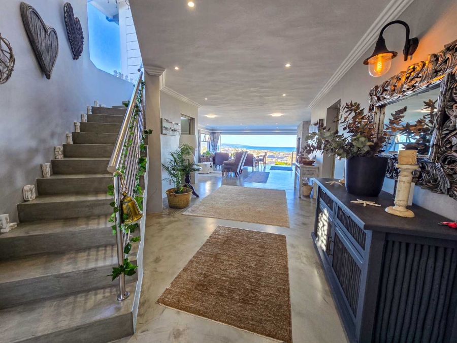 2 Bedroom Property for Sale in Stilbaai Oos Western Cape